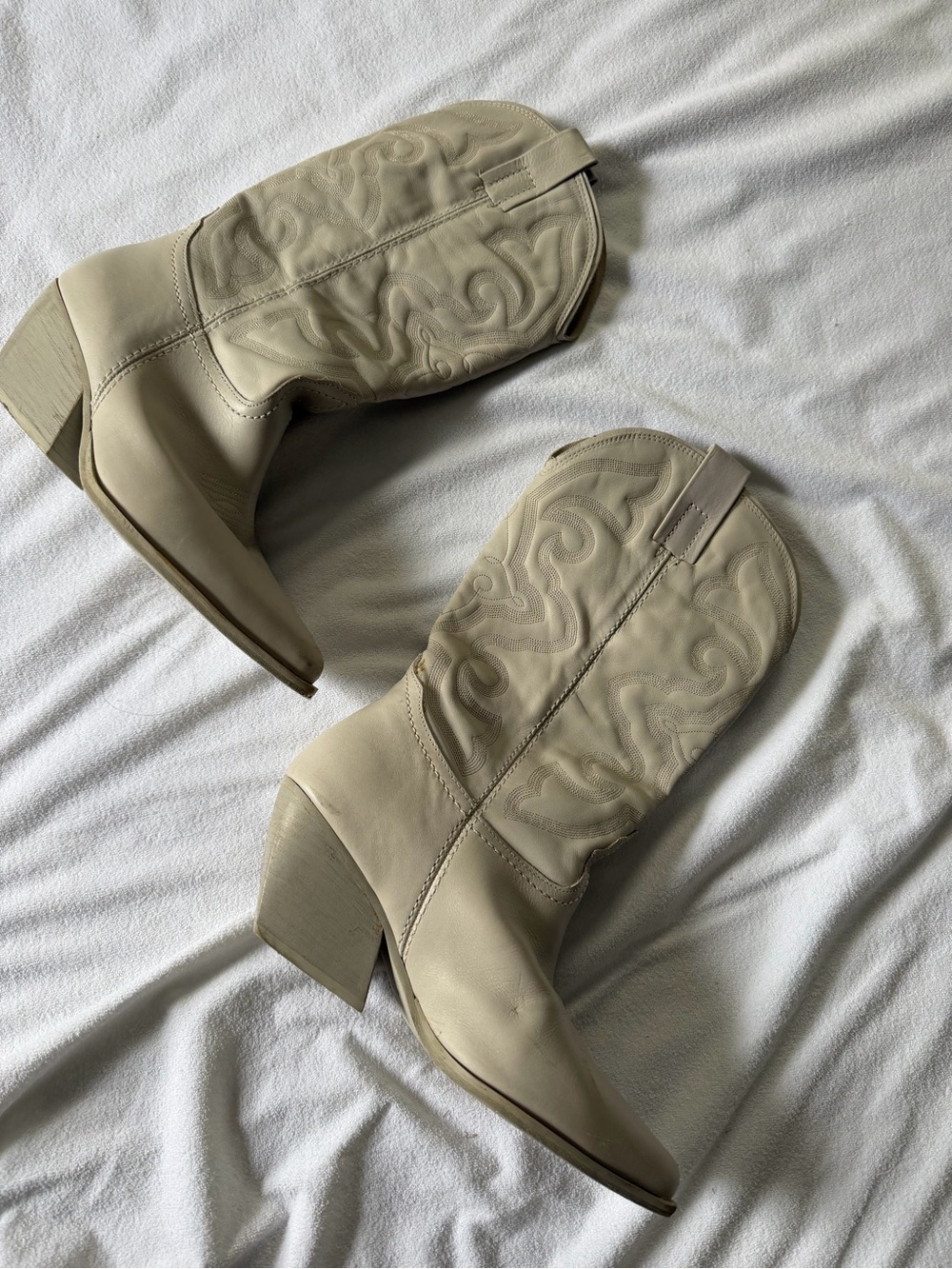 Classic Cream Western Ankle Boots - Women Steve Madden
